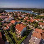Lala & Nina Apartman Banjole